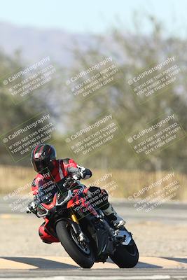 media/Dec-01-2025-Moto Forza (Mon) [[2daa91e15f]]/2-Intermediate Group/Session 3 (Turn 3)/